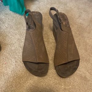 Size 11 Wedges Pierre Dumas CUTE